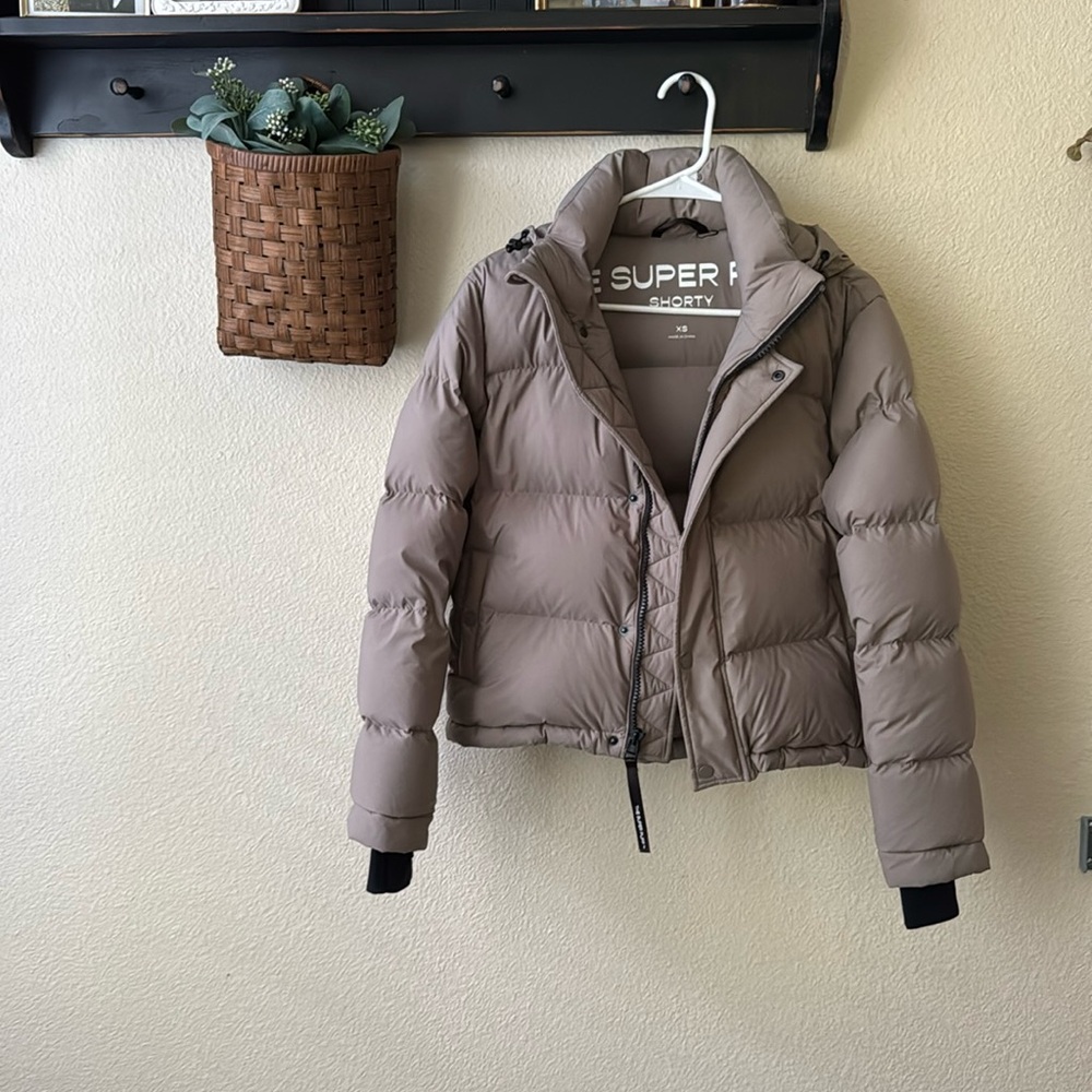 Aritzia The Super Puff Shorty